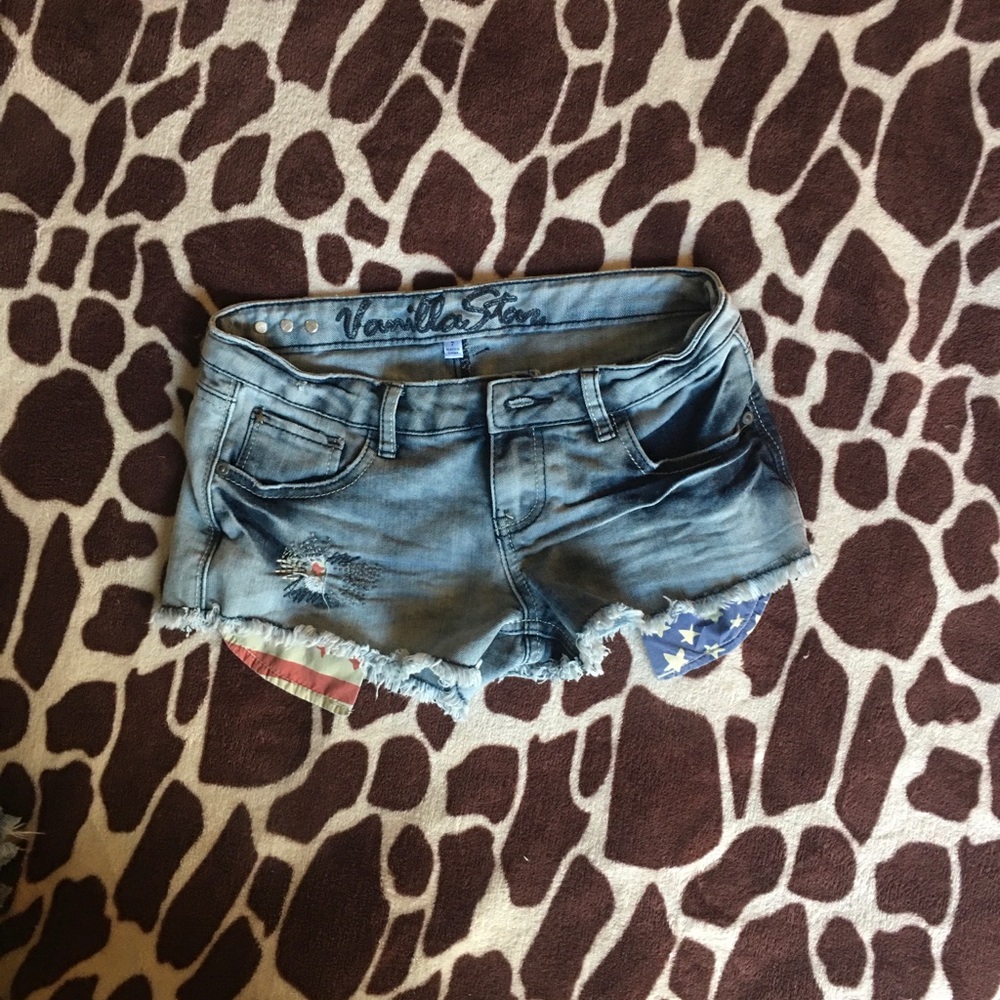 EUC Vanilla Star Short Shorts